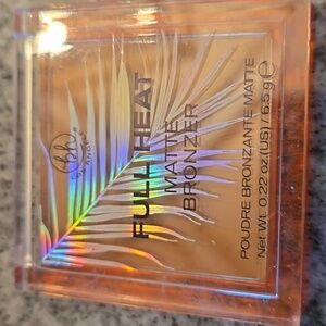 BH Cosmetics Full Heat Matte Bronzer - Tan Tuscany